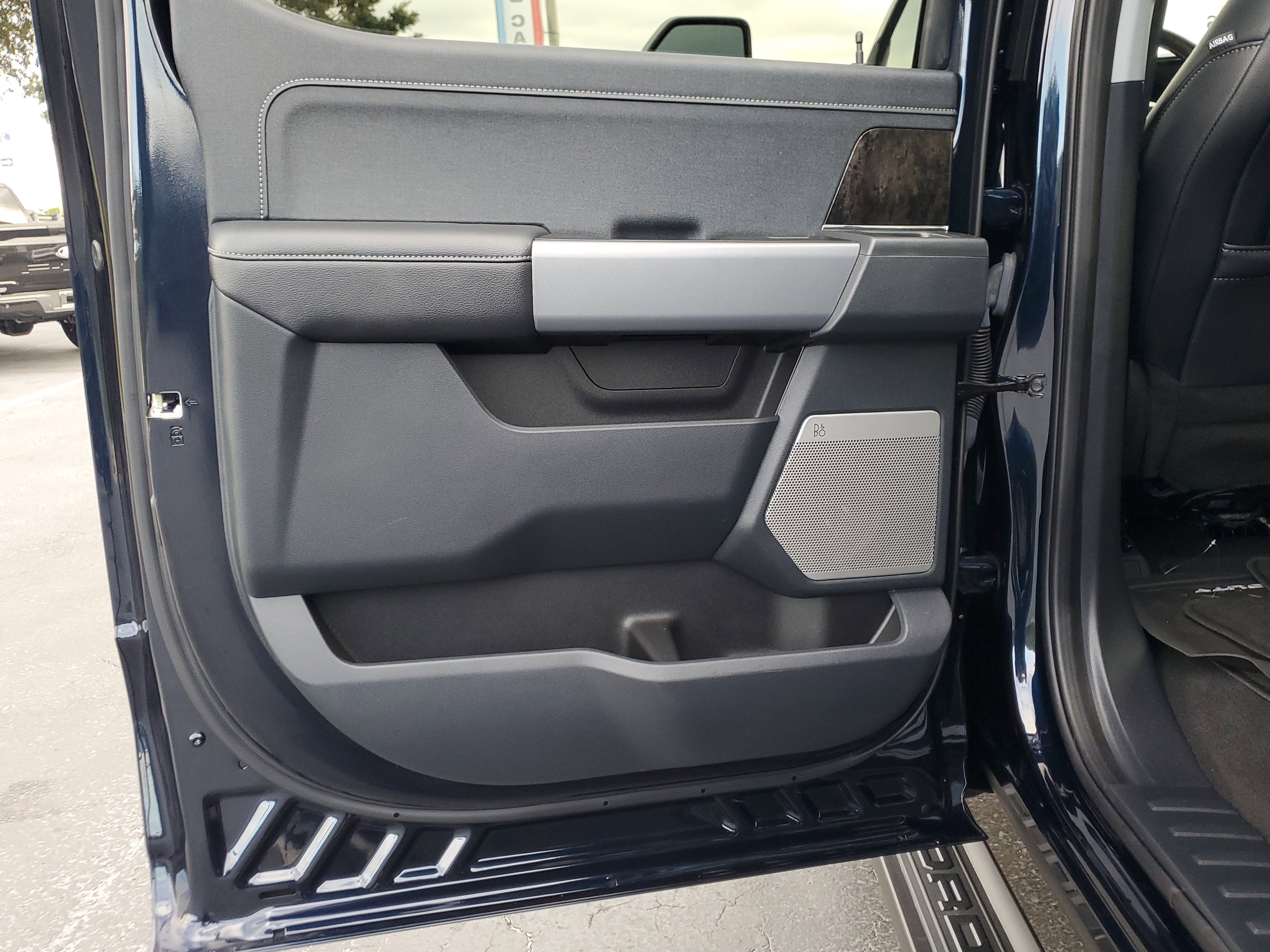 Used 2024 Ford F250 Lariat w/ Lariat Ultimate Package image 11