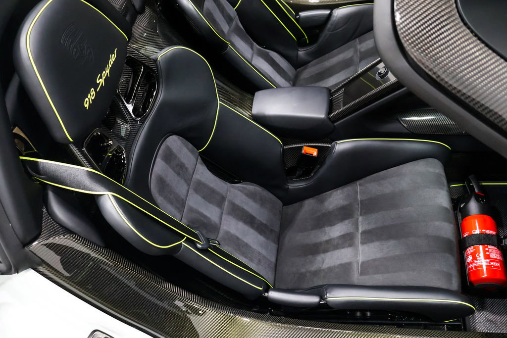 Used 2015 Porsche 918 Spyder image 58