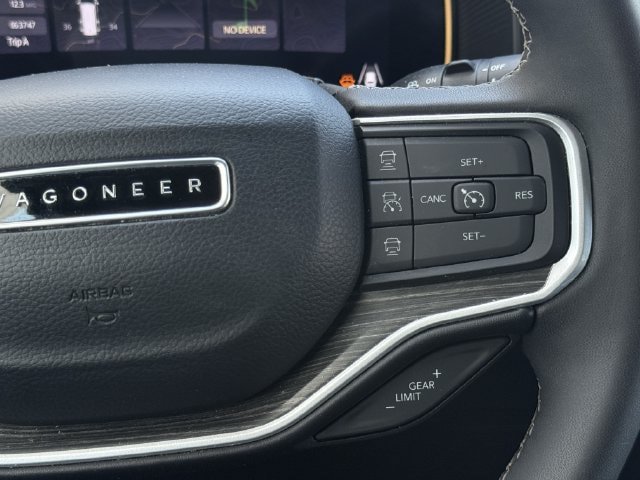 Used 2024 Jeep Wagoneer L Series II w/ Flexible Seating Group RWD image 15