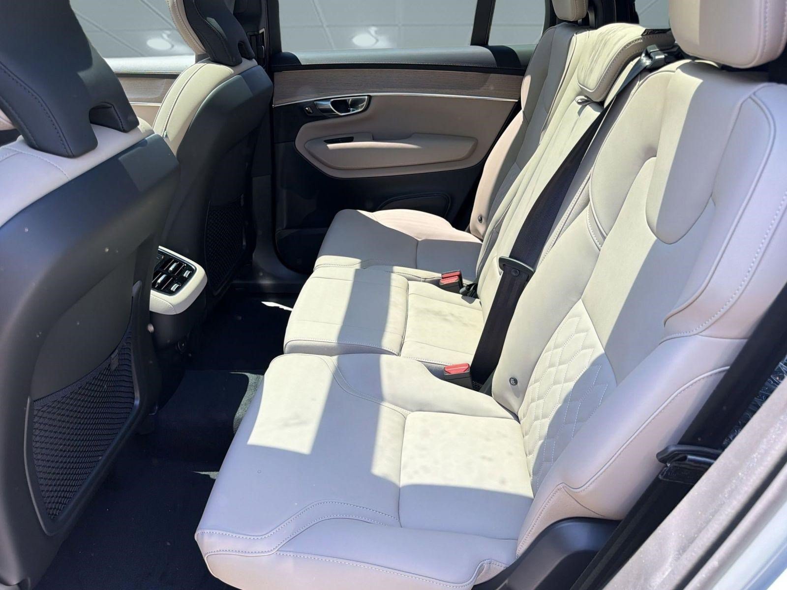 New 2026 Volvo XC90 B6 Plus w/ Protection Package Premier AWD/4WD image 14