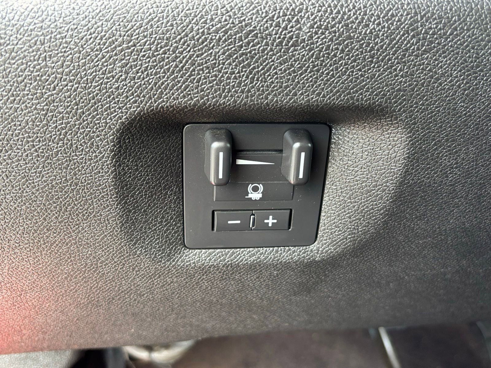 Used 2013 GMC Sierra 1500 SLE w/ Power Tech Package AWD/4WD image 9