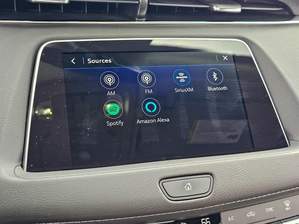 Used 2022 Cadillac XT4 Premium Luxury w/ Enhanced Visibility Package image 25