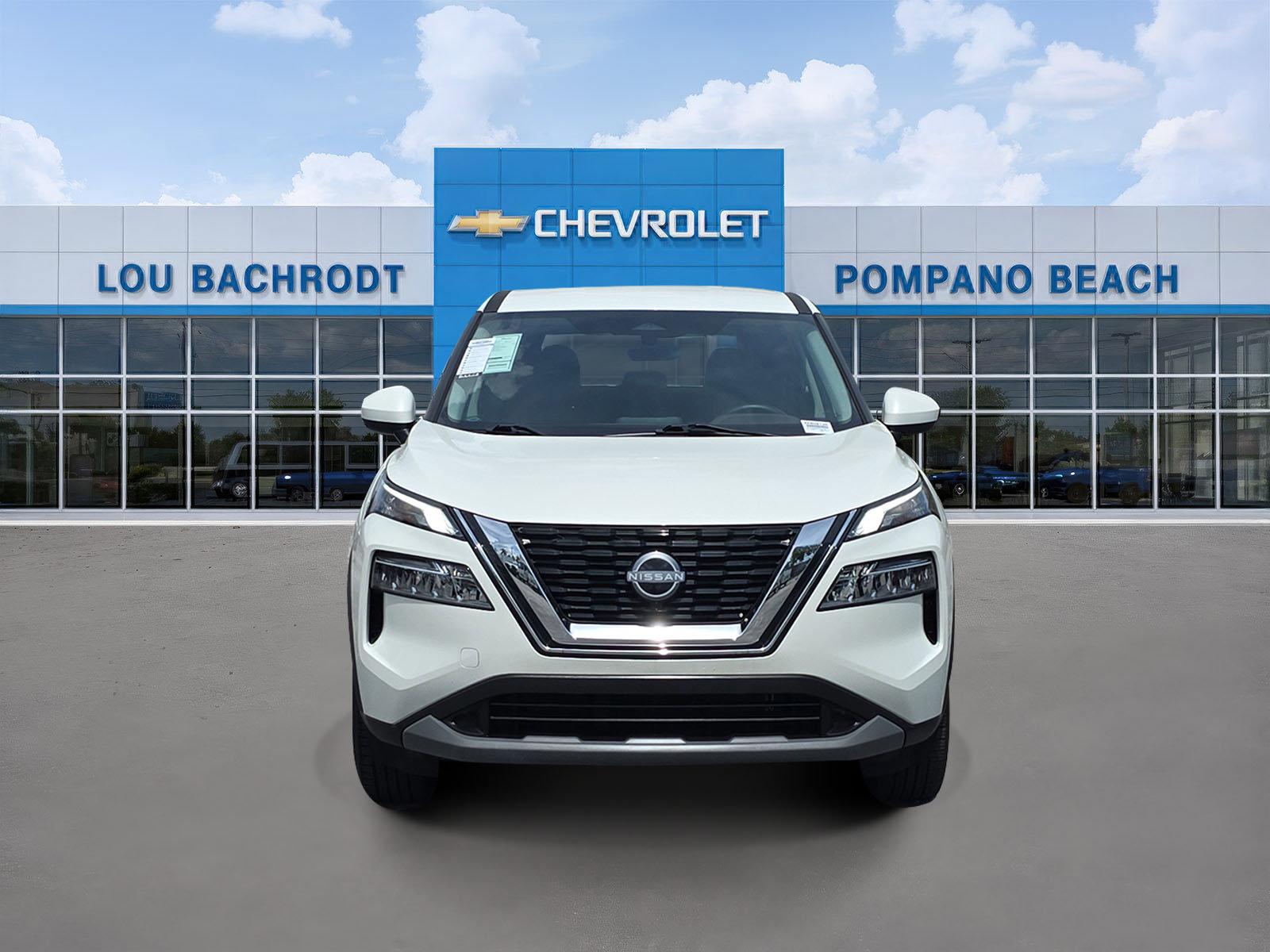 Used 2023 Nissan Rogue SV image 2