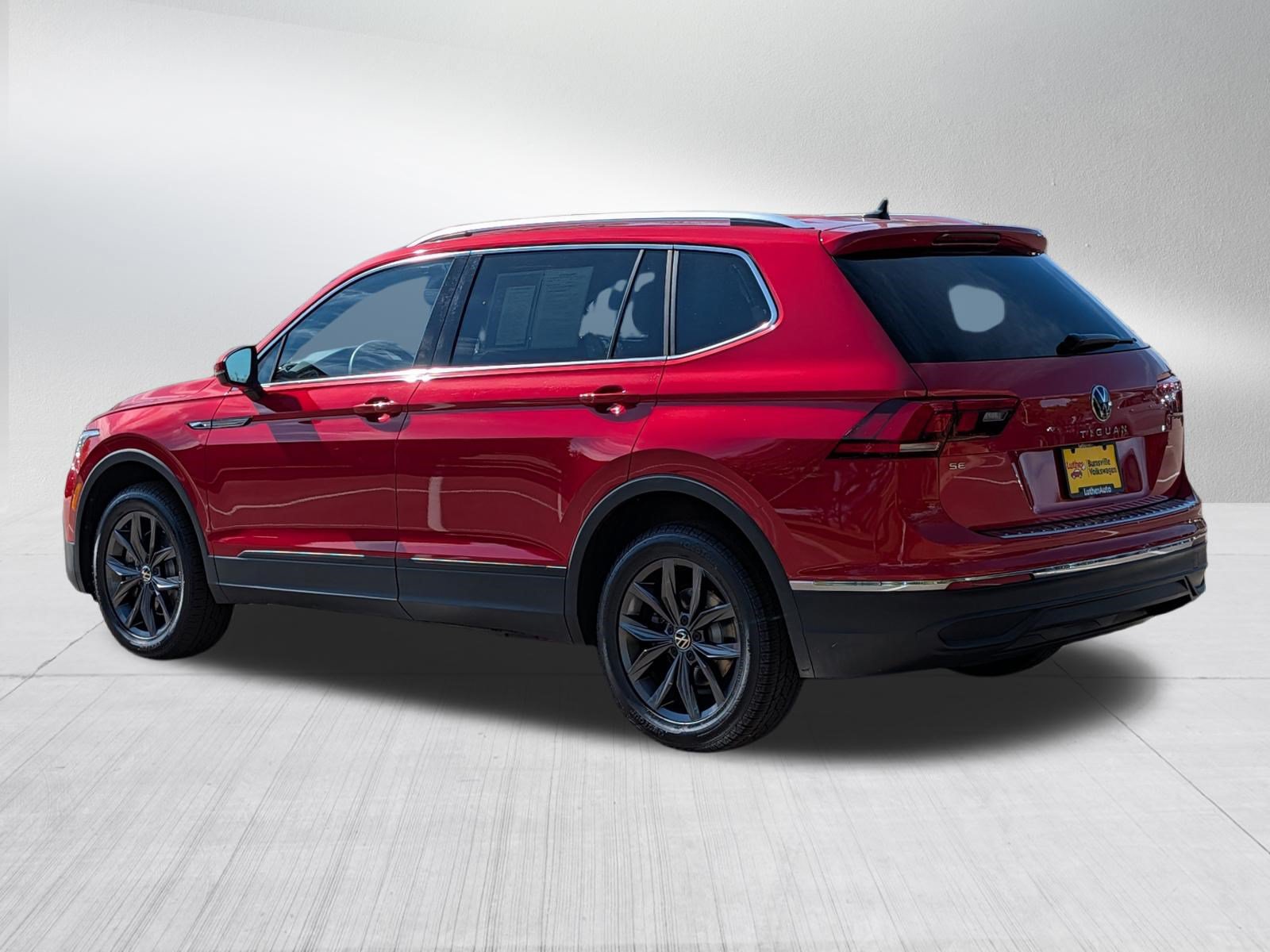 Certified 2023 Volkswagen Tiguan SE FWD image 5