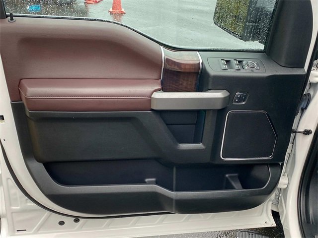 Used 2016 Ford F150 Platinum w/ Equipment Group 701A Luxury image 12