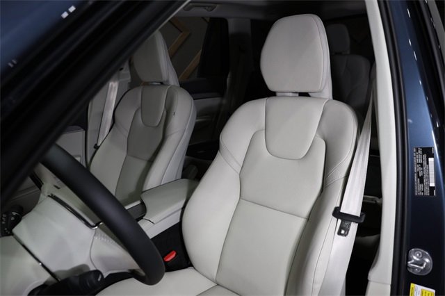 Used 2025 Volvo XC90 B6 Plus w/ Protection Package Premier image 17