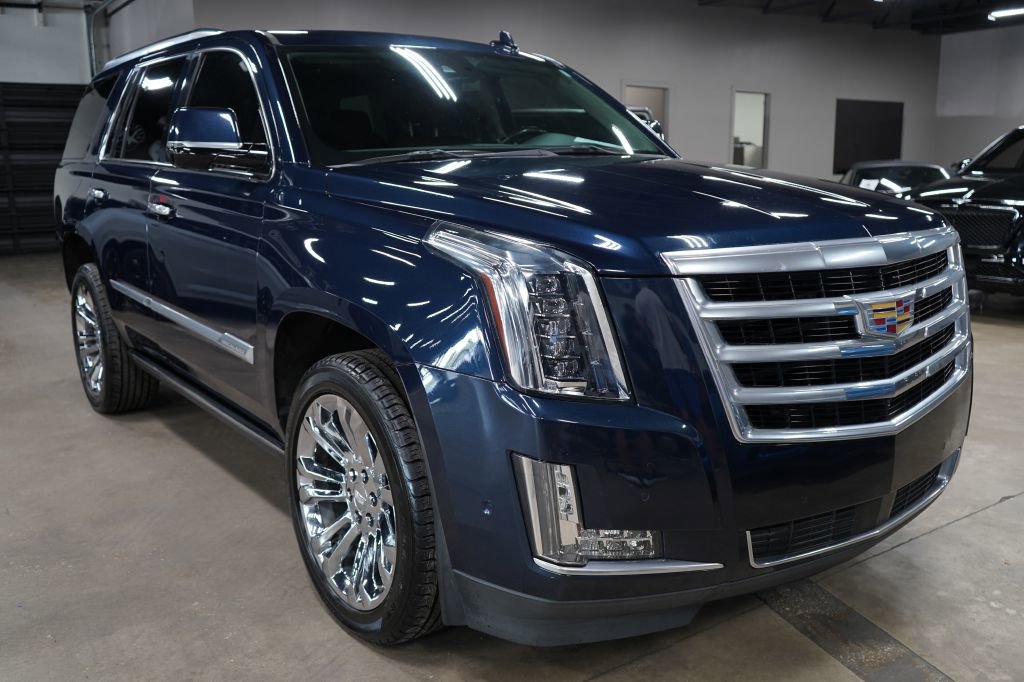 Used 2020 Cadillac Escalade Premium Luxury RWD image 7
