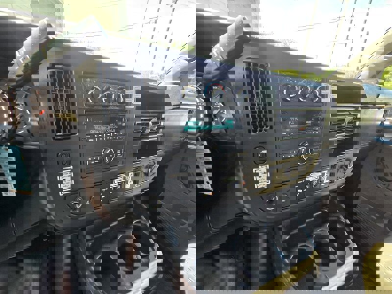 Used 2018 GMC Savana 3500 Extended w/ Driver Convenience Package image 15