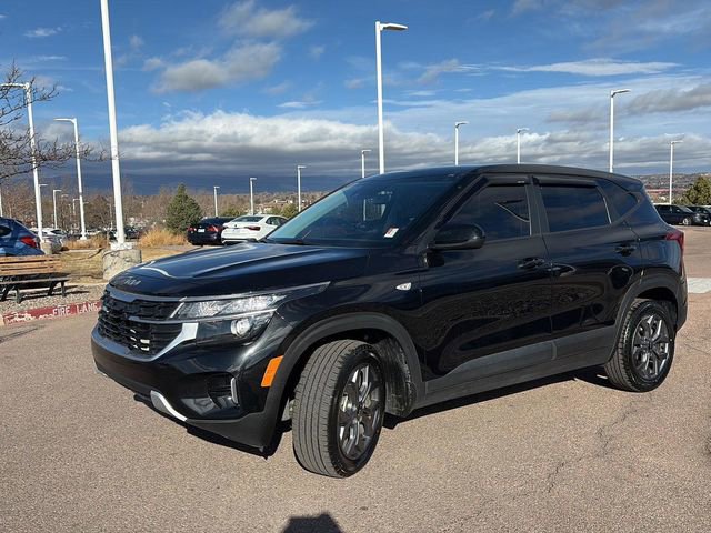 Used 2024 Kia Seltos LX image 3