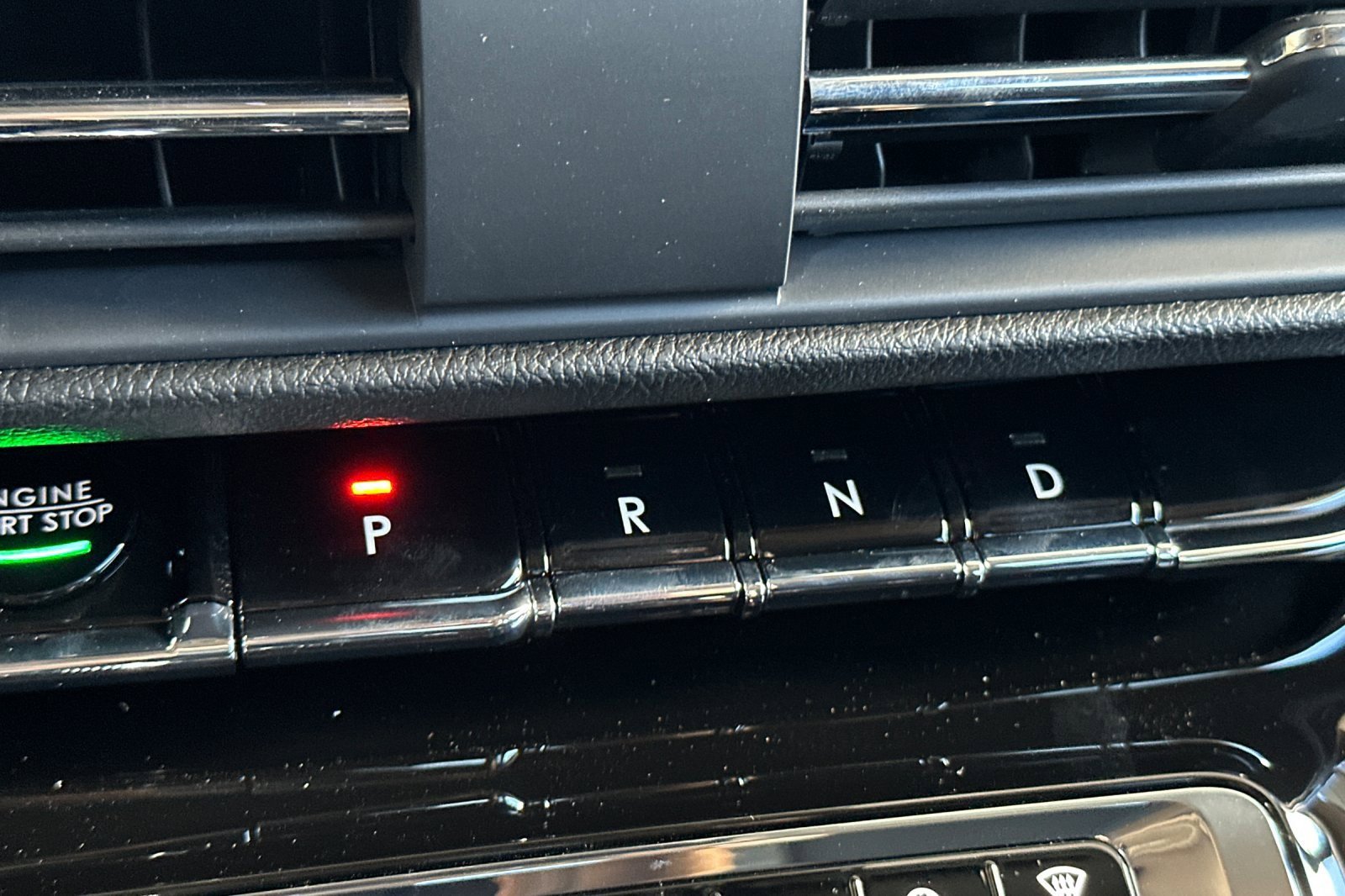 New 2025 Lincoln Corsair Reserve w/ Equipment Group 202A image 21