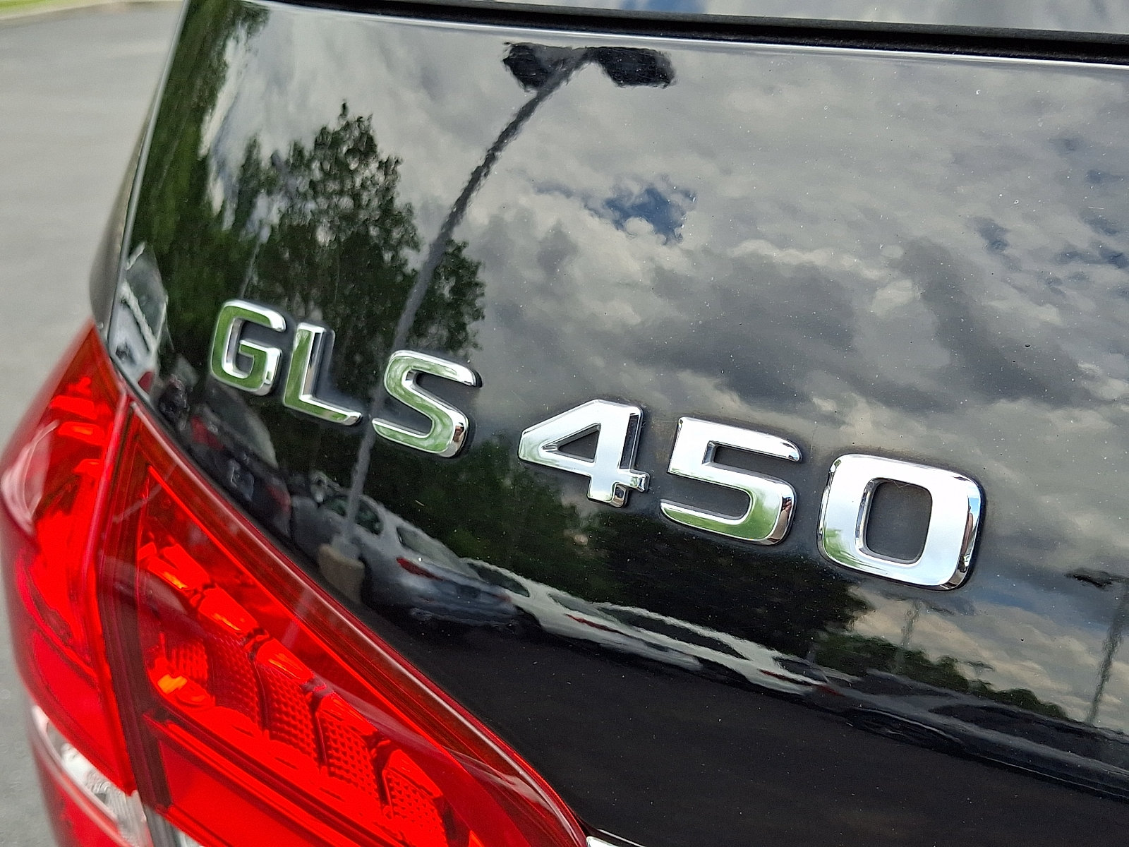 Used 2019 Mercedes-Benz GLS 450 4MATIC image 32