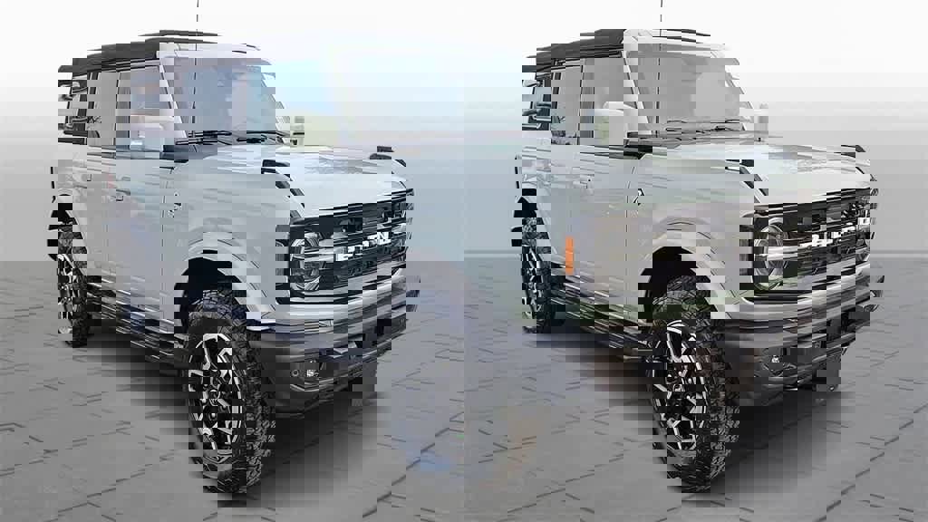 Used 2021 Ford Bronco Outer Banks image 2