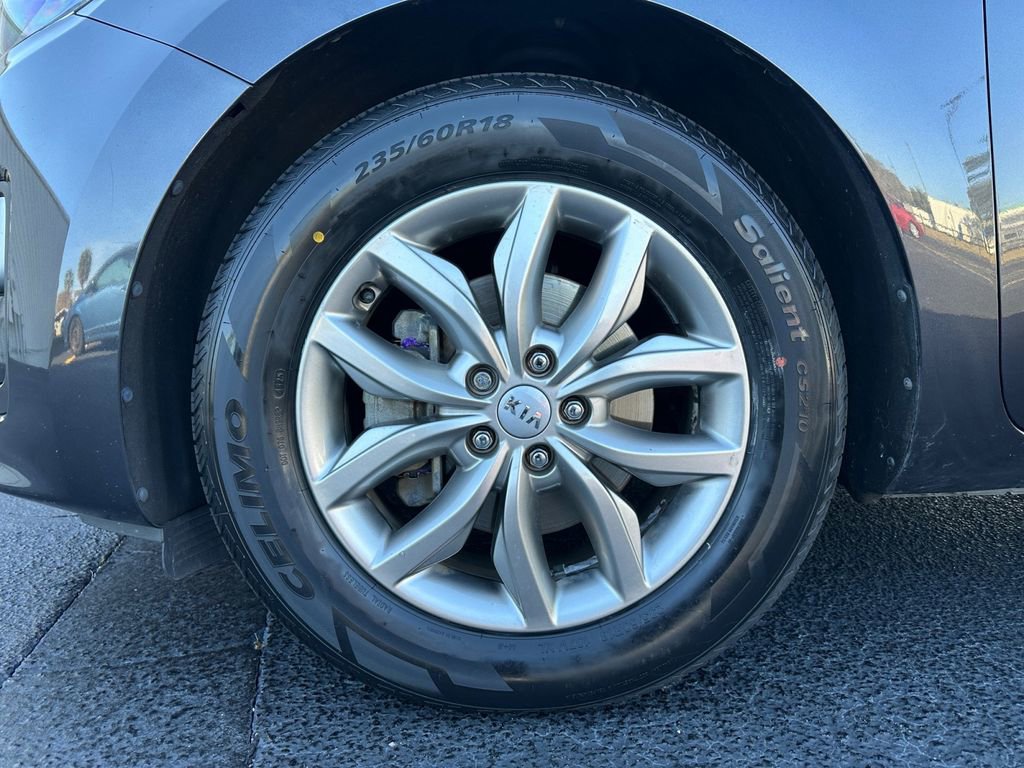 Used 2019 Kia Sedona EX image 44