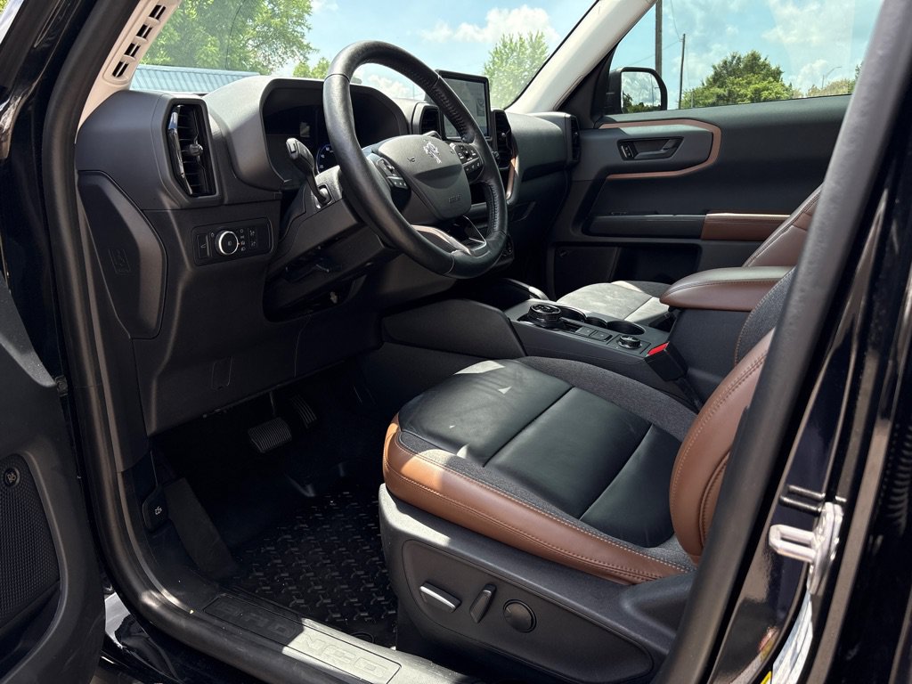 Used 2022 Ford Bronco Sport Outer Banks w/ Tech Package AWD/4WD image 14