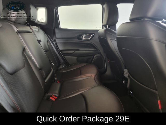 Used 2025 Jeep Compass Trailhawk AWD/4WD image 16