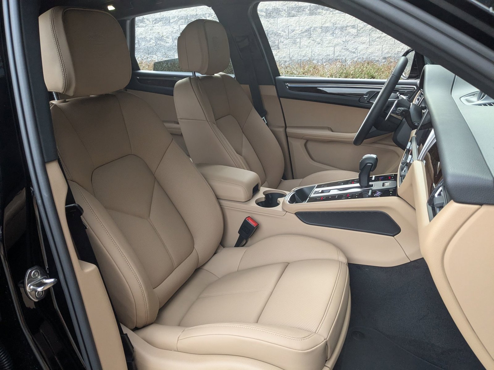 Certified 2026 Porsche Macan AWD/4WD image 26