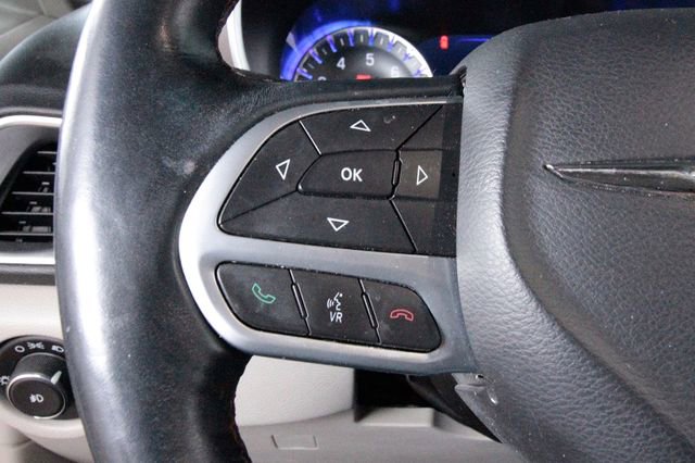 Used 2017 Chrysler Pacifica Touring-L Plus image 17