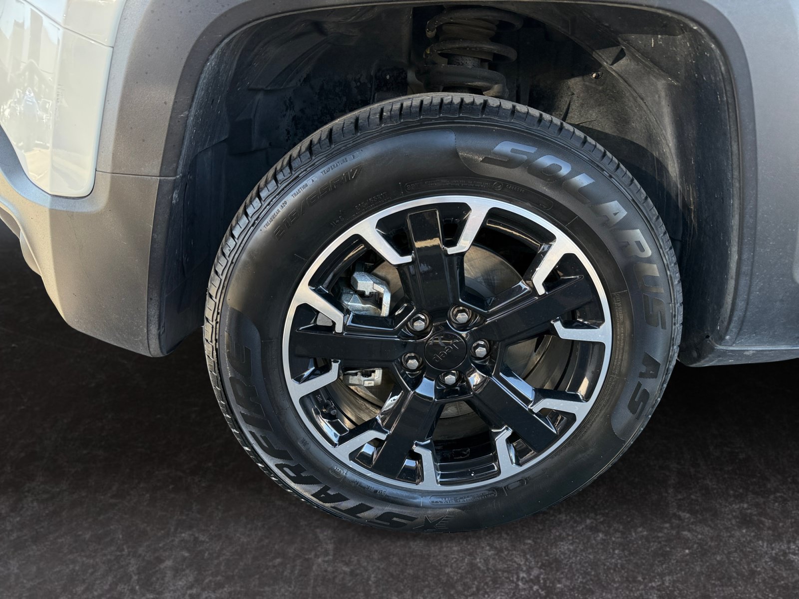 Used 2023 Jeep Renegade Latitude AWD/4WD image 15