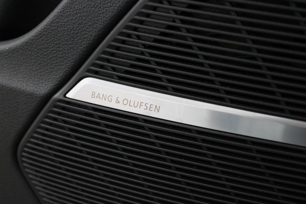 Used 2019 Audi Q8 Premium Plus w/ Premium Plus AWD/4WD image 40