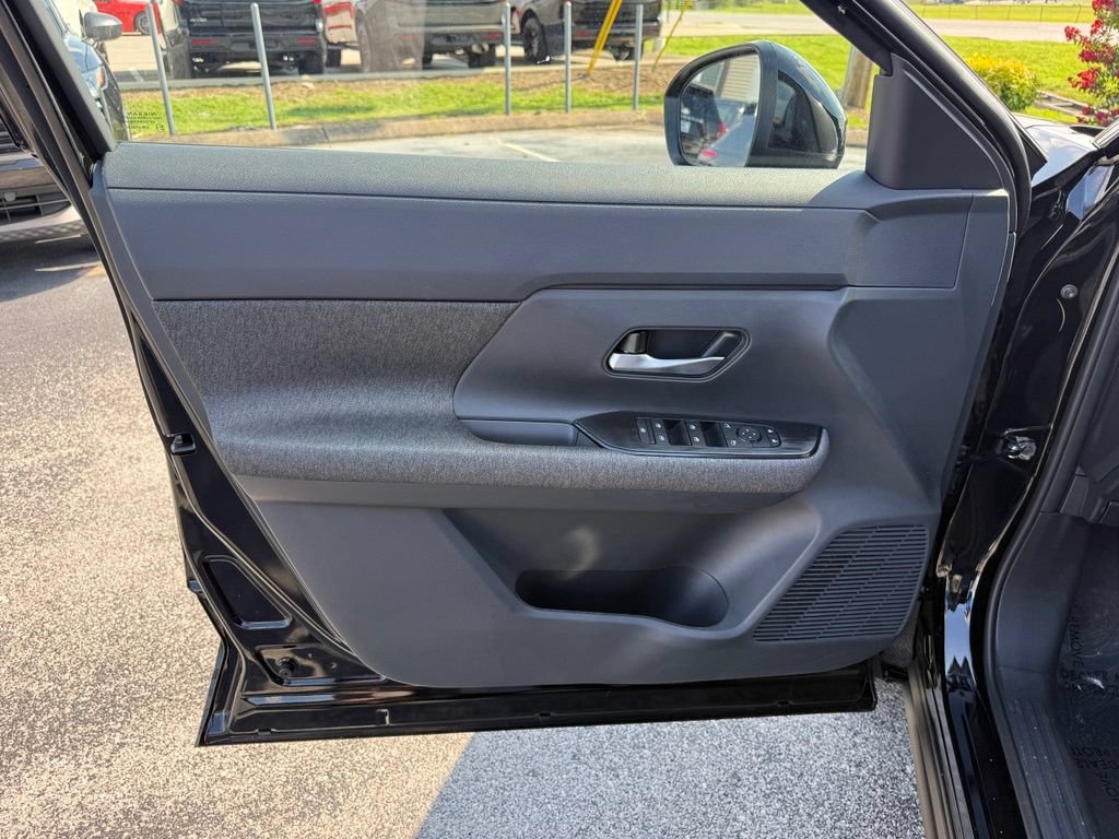 New 2026 Nissan Kicks SV w/ Cold Weather Package FWD image 7
