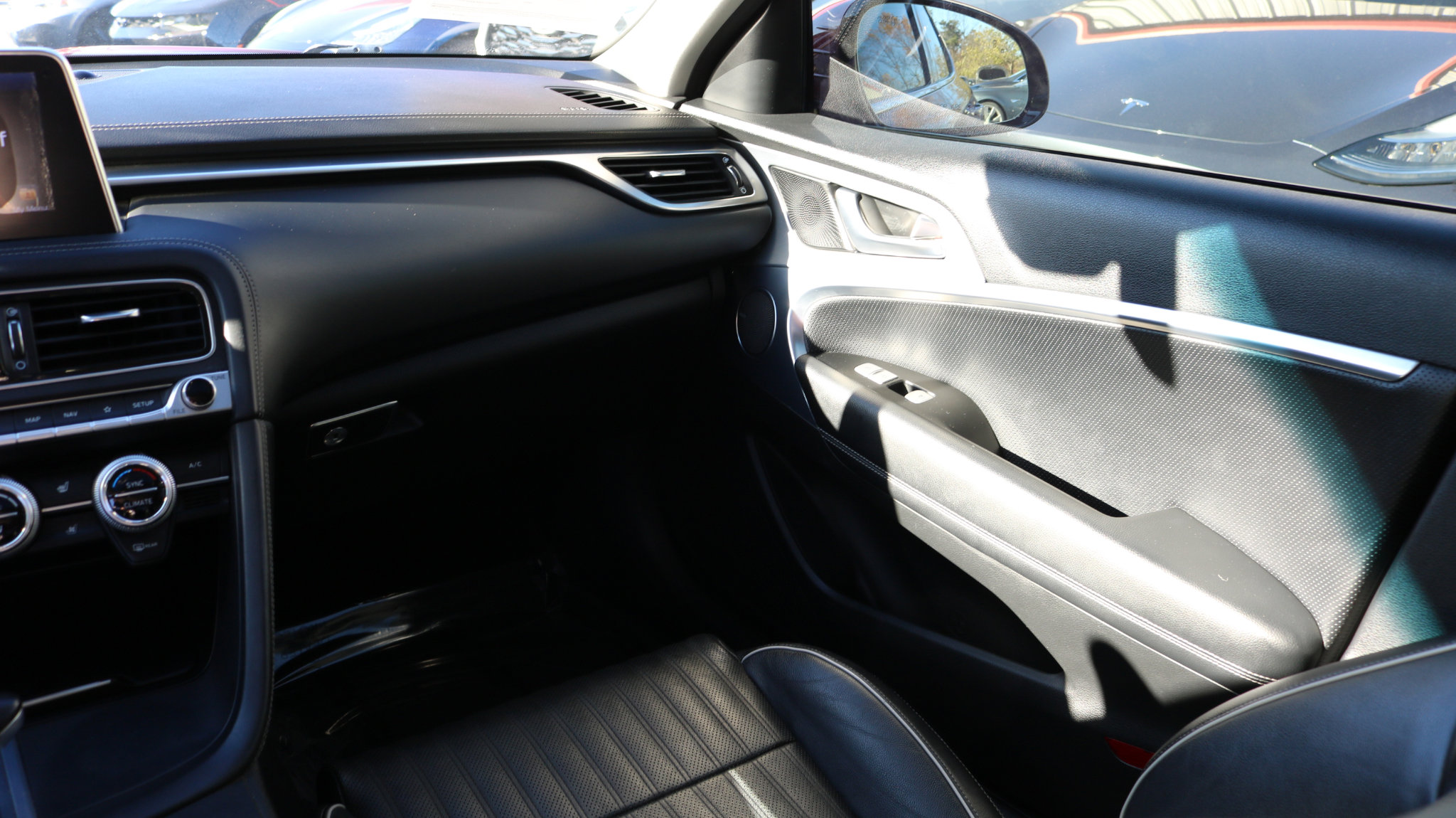 Used 2019 Genesis G70 2.0T Advanced w/ Elite Package image 25