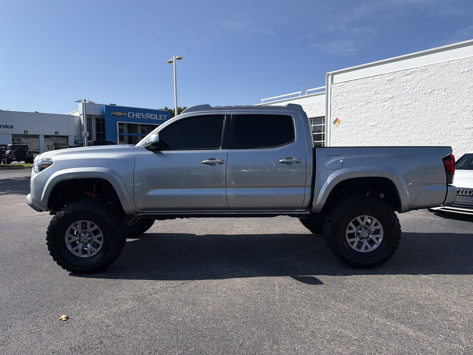 Used 2022 Toyota Tacoma SR5 w/ Technology Package RWD image 16