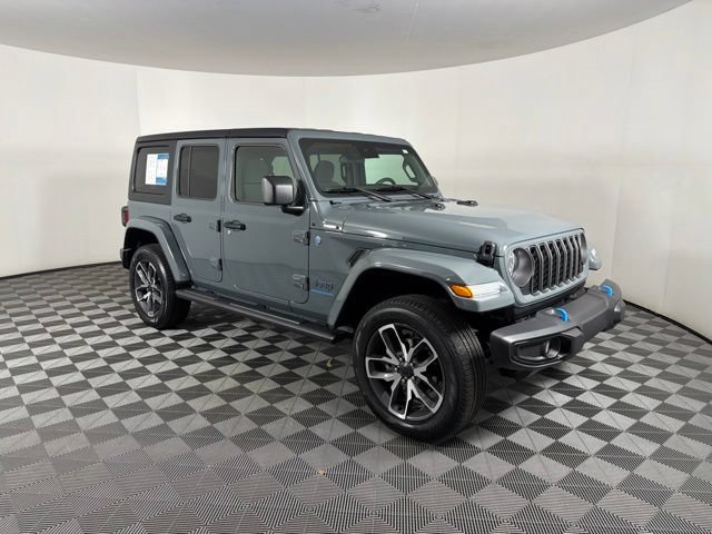 Used 2024 Jeep Wrangler Unlimited w/ Convenience Group AWD/4WD image 3