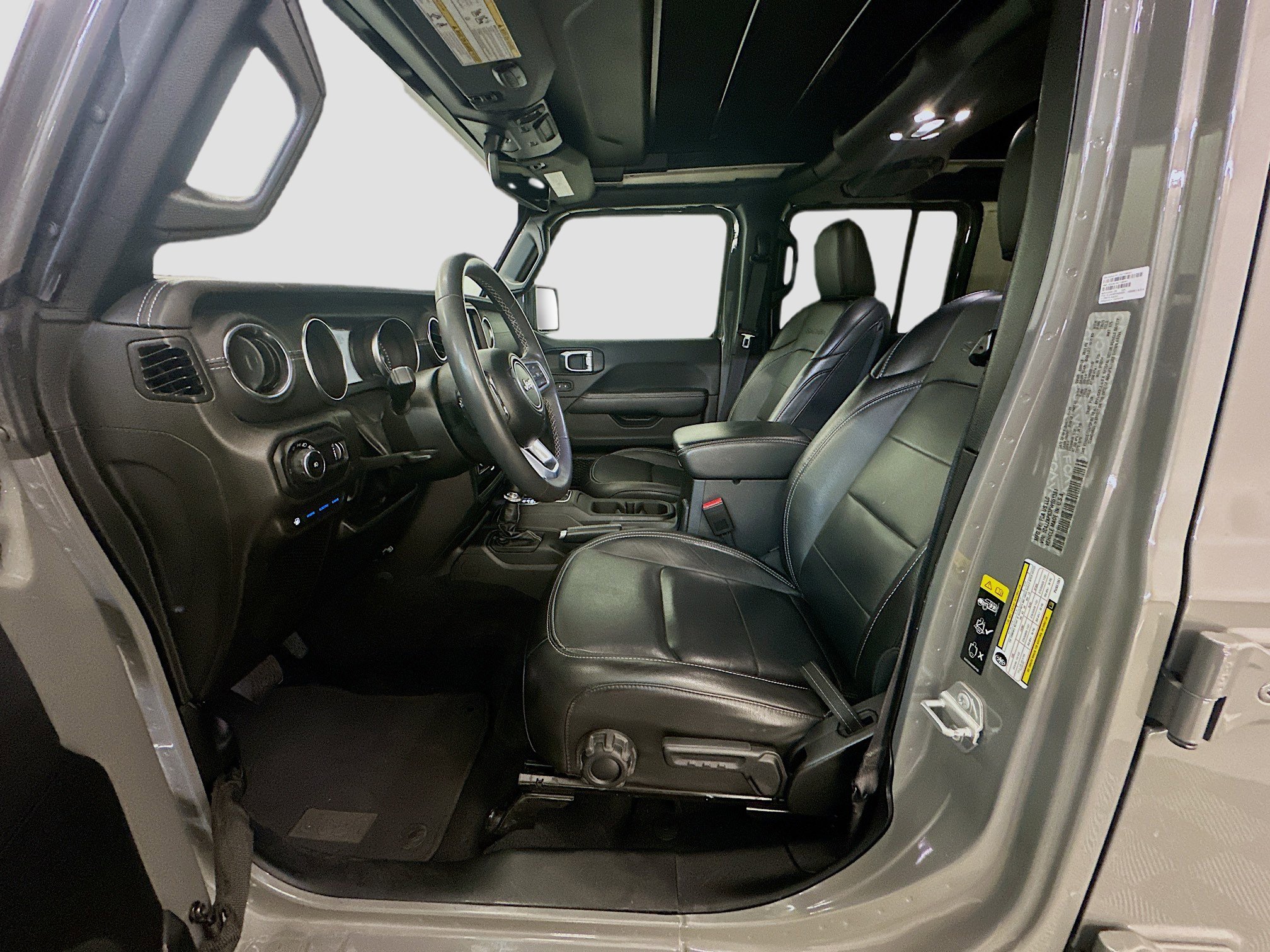 Used 2023 Jeep Wrangler Unlimited Sahara AWD/4WD image 13