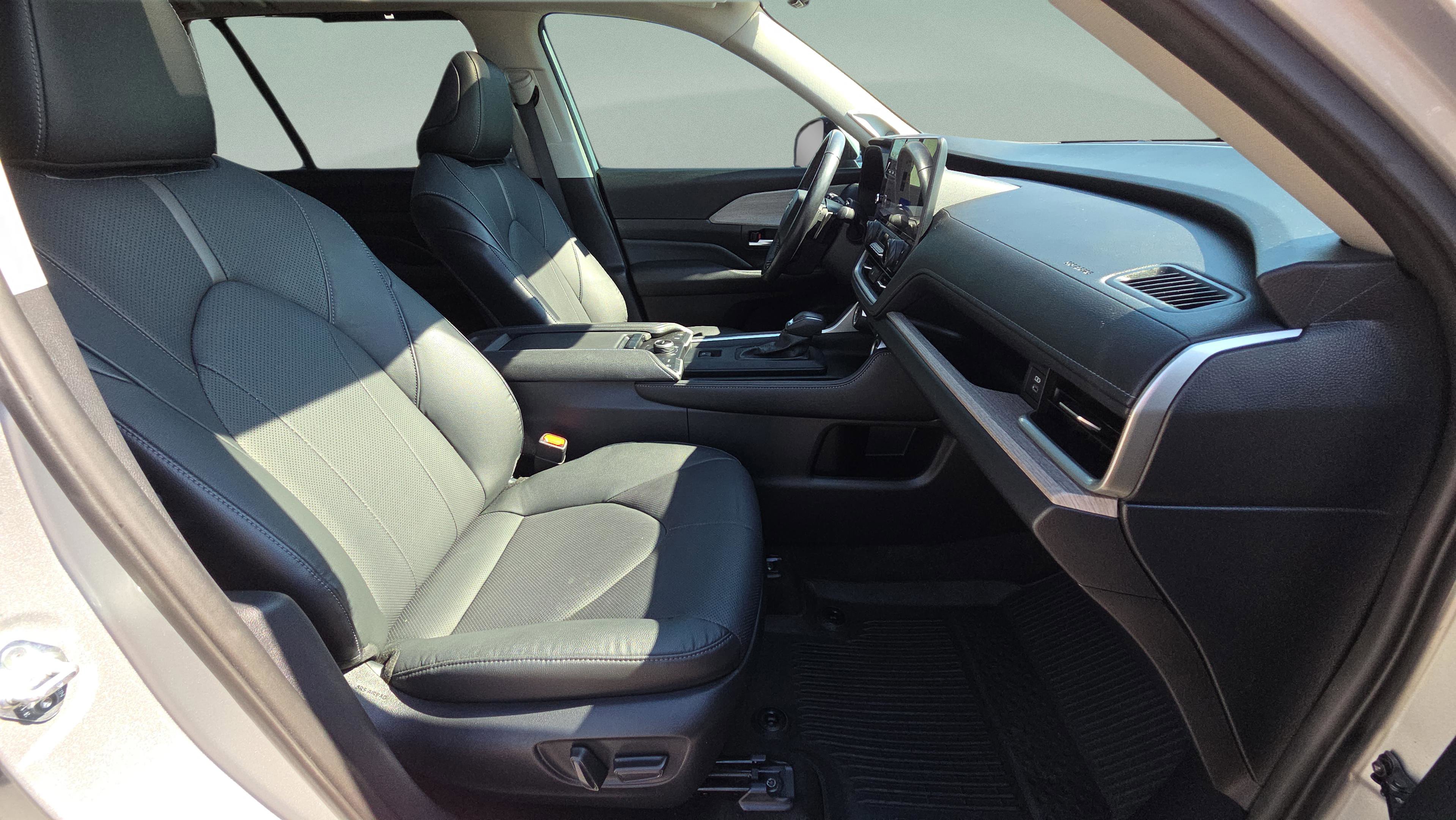 Certified 2024 Toyota Grand Highlander Platinum image 22