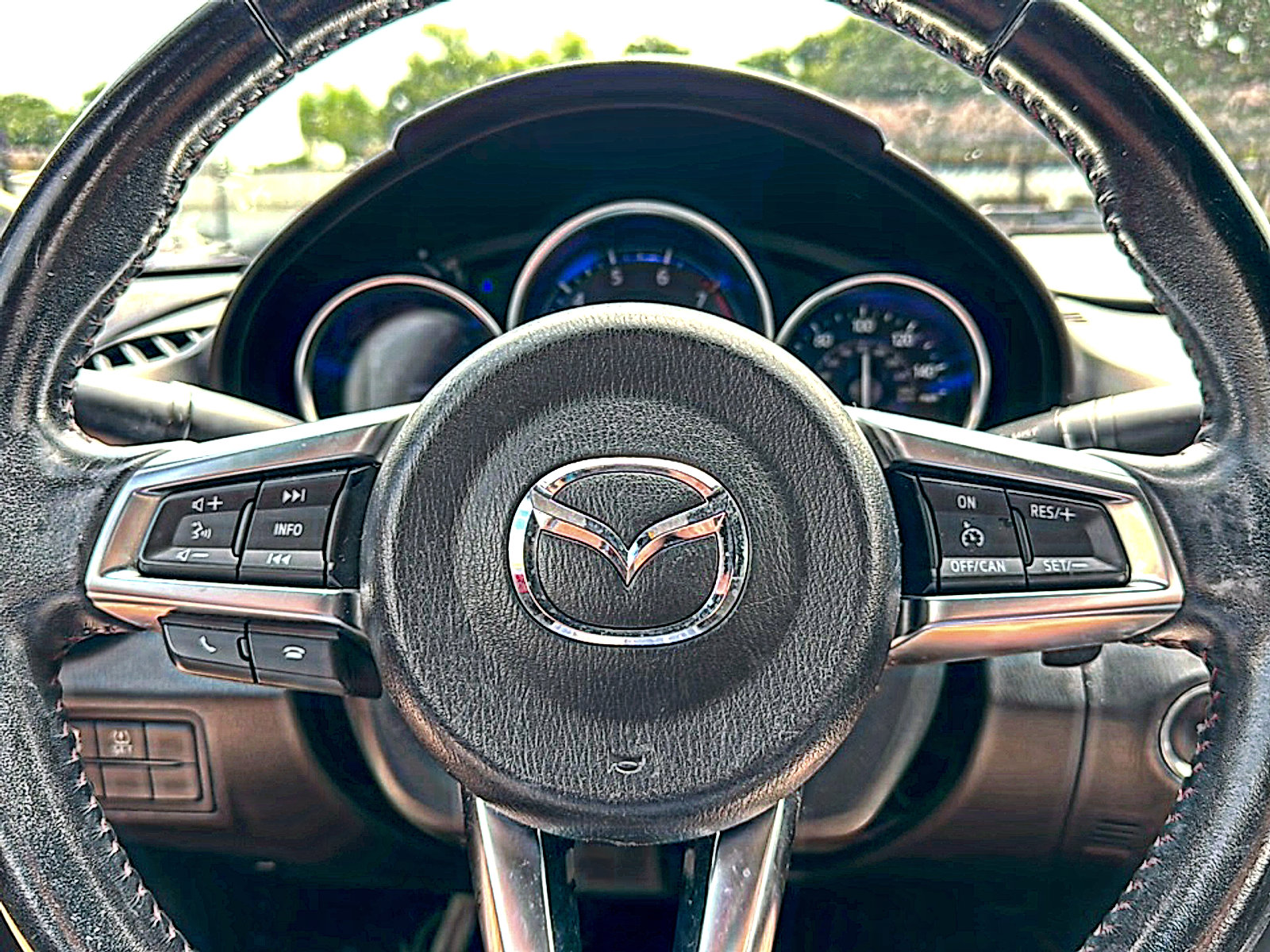 Used 2016 MAZDA MX-5 Miata Club RWD image 10