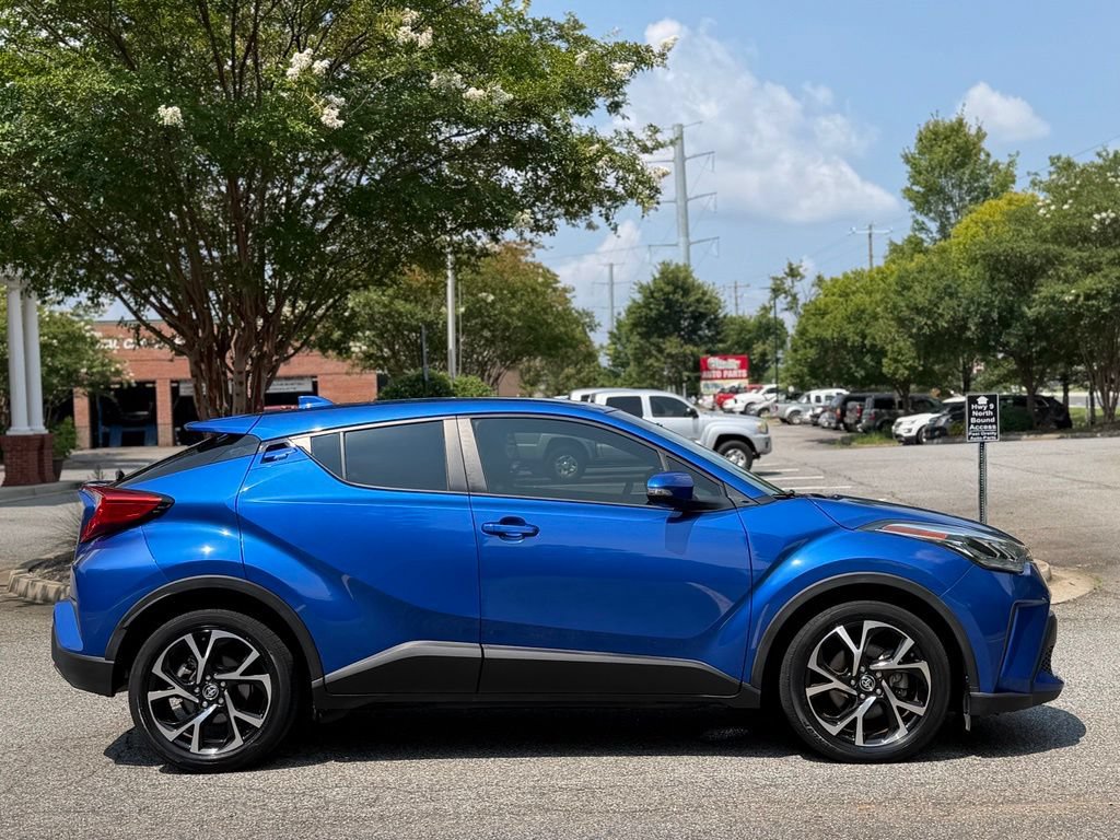 Used 2020 Toyota C-HR XLE FWD image 6