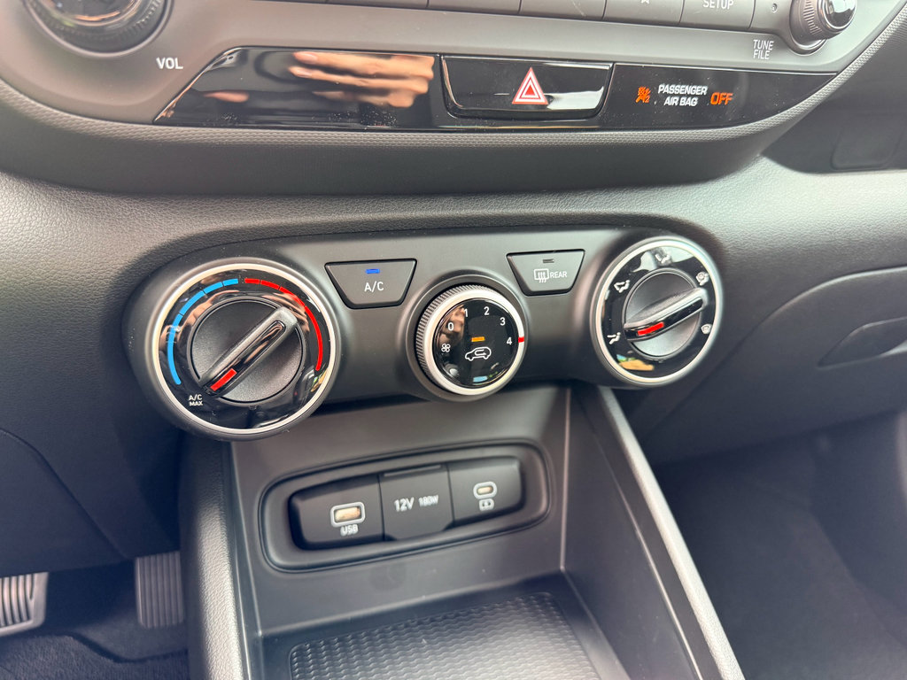 Used 2026 Hyundai Venue SE FWD image 19