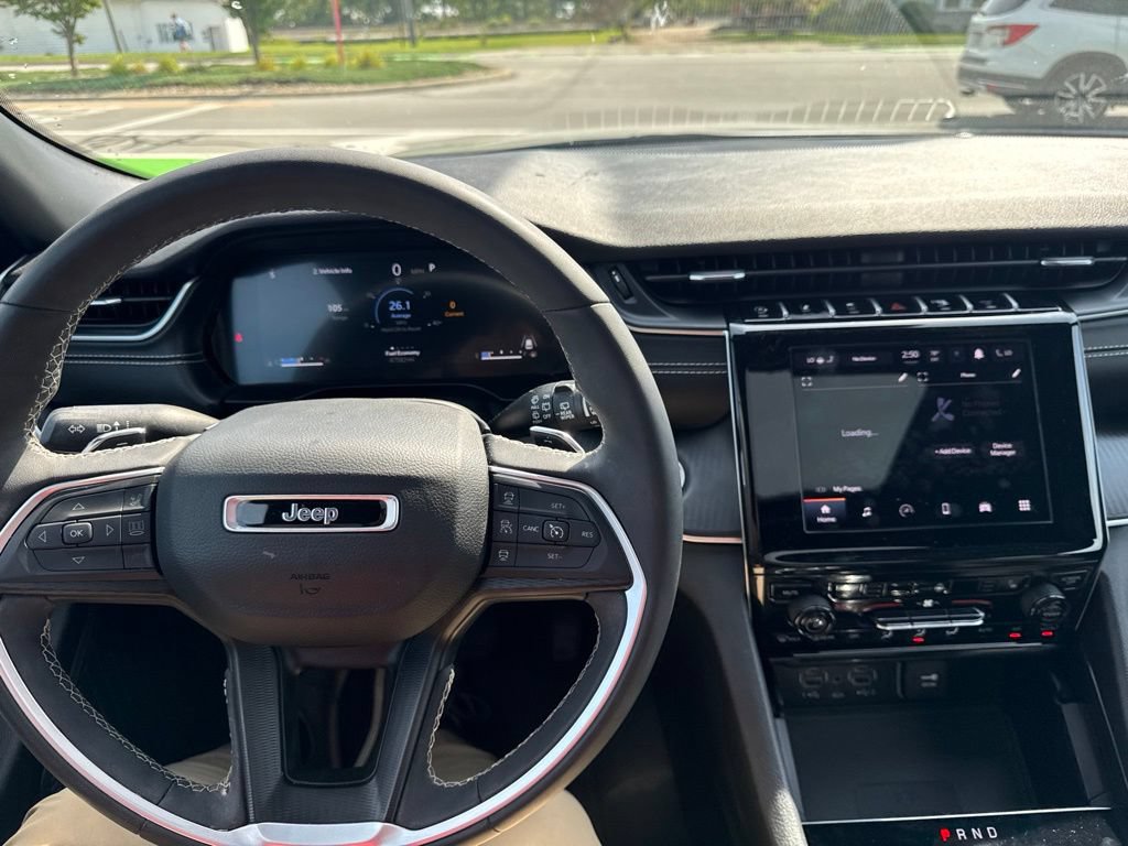 Used 2024 Jeep Grand Cherokee Altitude AWD/4WD image 5