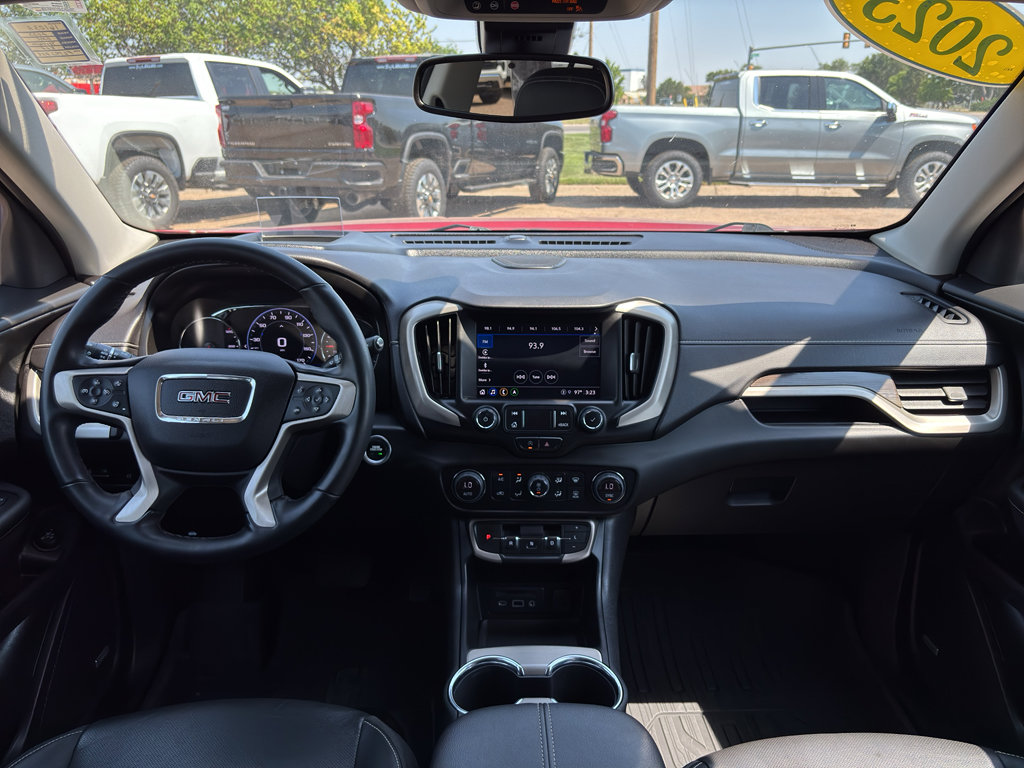 Used 2023 GMC Terrain Denali w/ Denali Premium Package AWD/4WD image 10