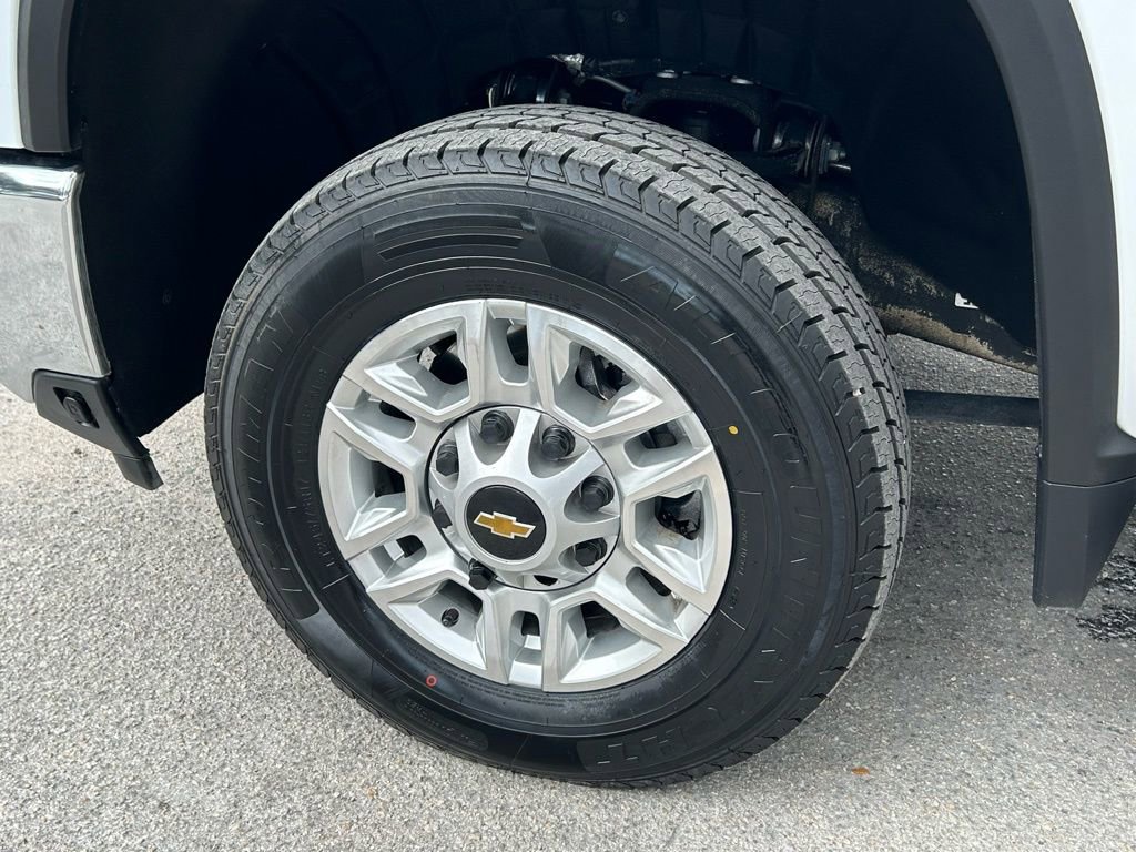 Used 2025 Chevrolet Silverado 2500 LT w/ Convenience Package image 33