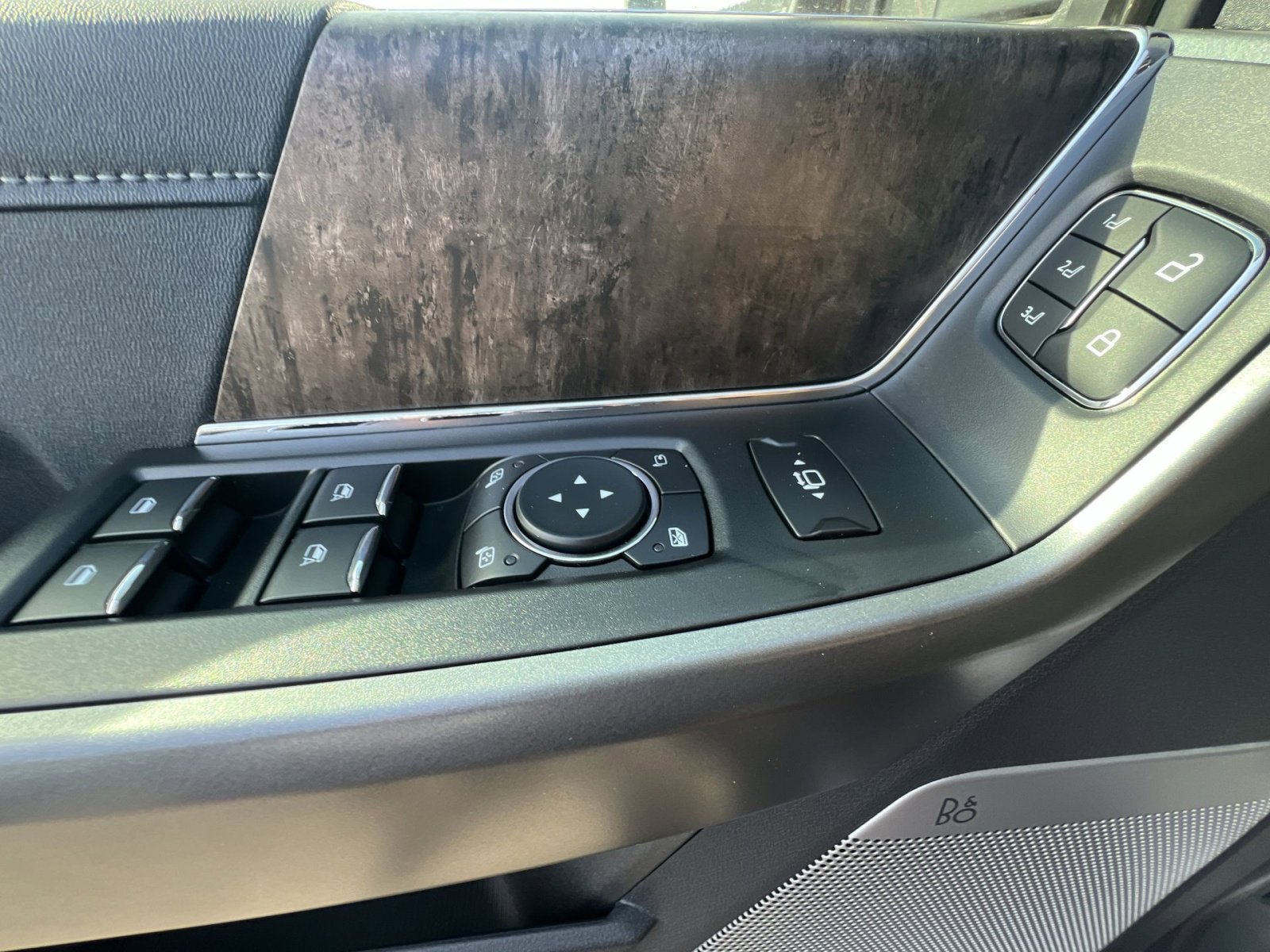 New 2026 Ford F250 Lariat w/ Black Appearance Package image 15