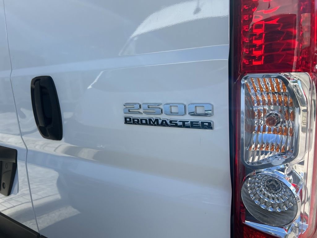 Used 2025 RAM ProMaster 2500 w/ Convenience Group FWD image 5