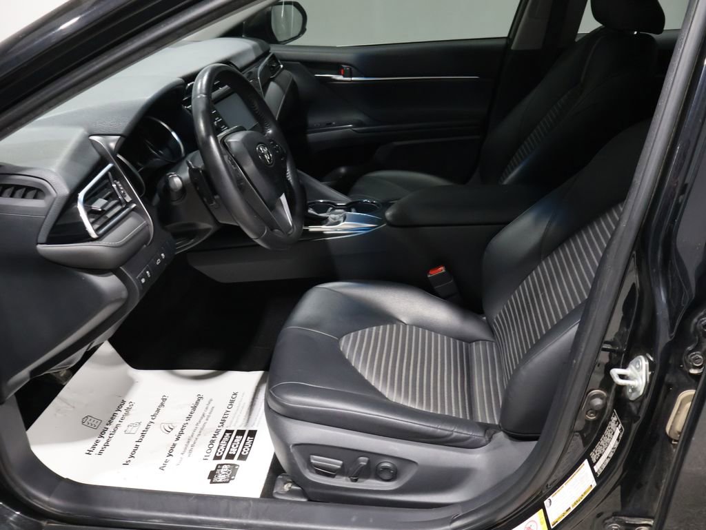 Used 2018 Toyota Camry SE image 9