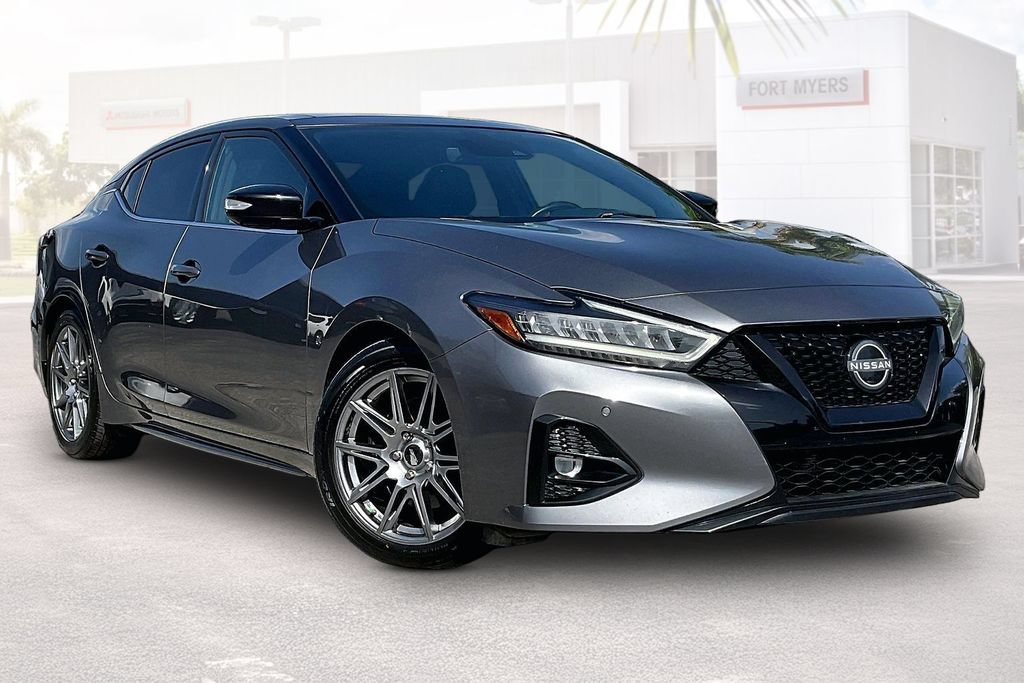 Used 2023 Nissan Maxima SR FWD image 1