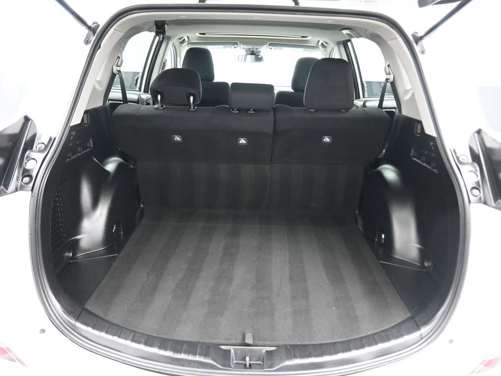 Used 2018 Toyota RAV4 XLE w/ Plus Extra Value Package image 43