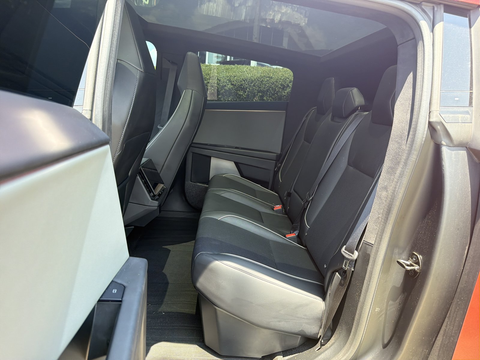 Used 2025 Tesla Cybertruck AWD Crew Cab image 28
