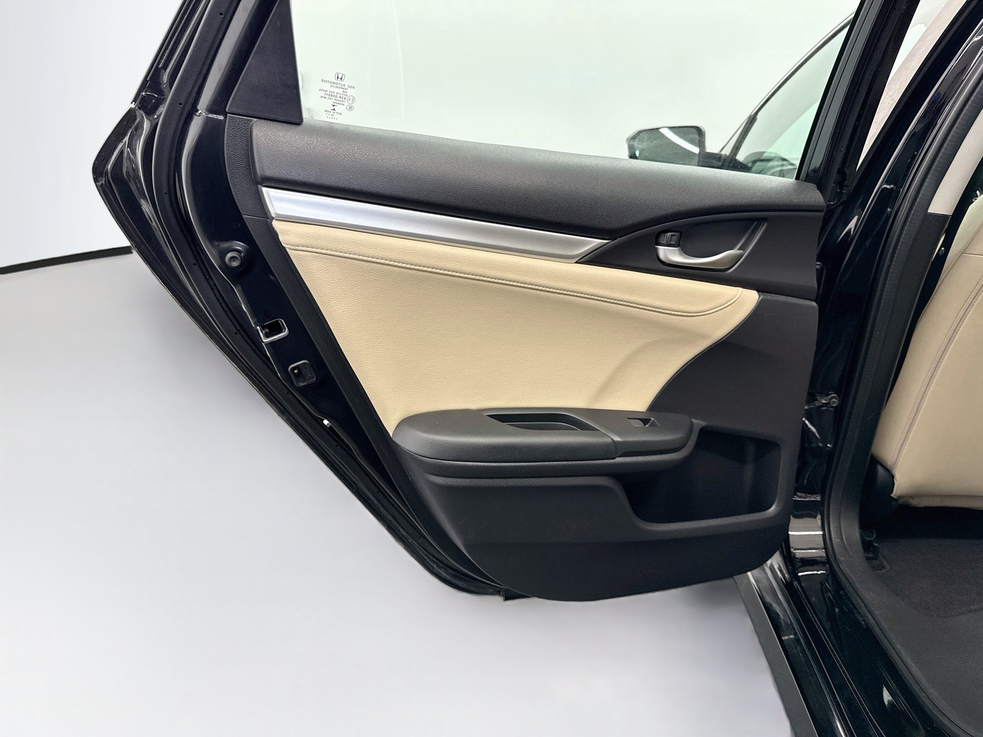 Used 2016 Honda Civic EX-L image 27