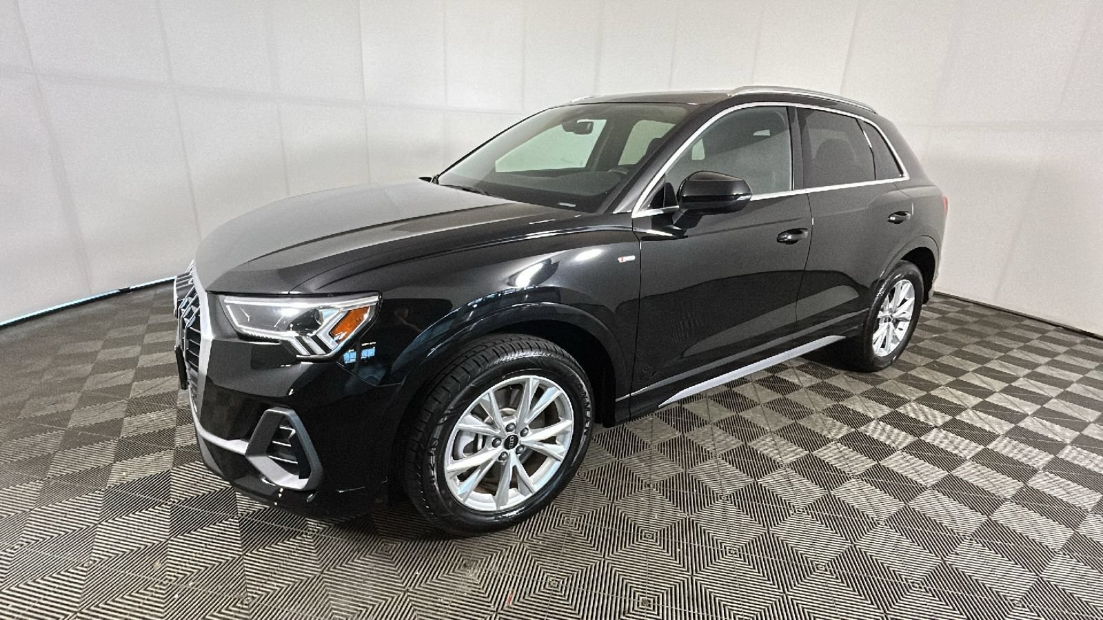 Used 2025 Audi Q3 2.0T Premium AWD/4WD image 6