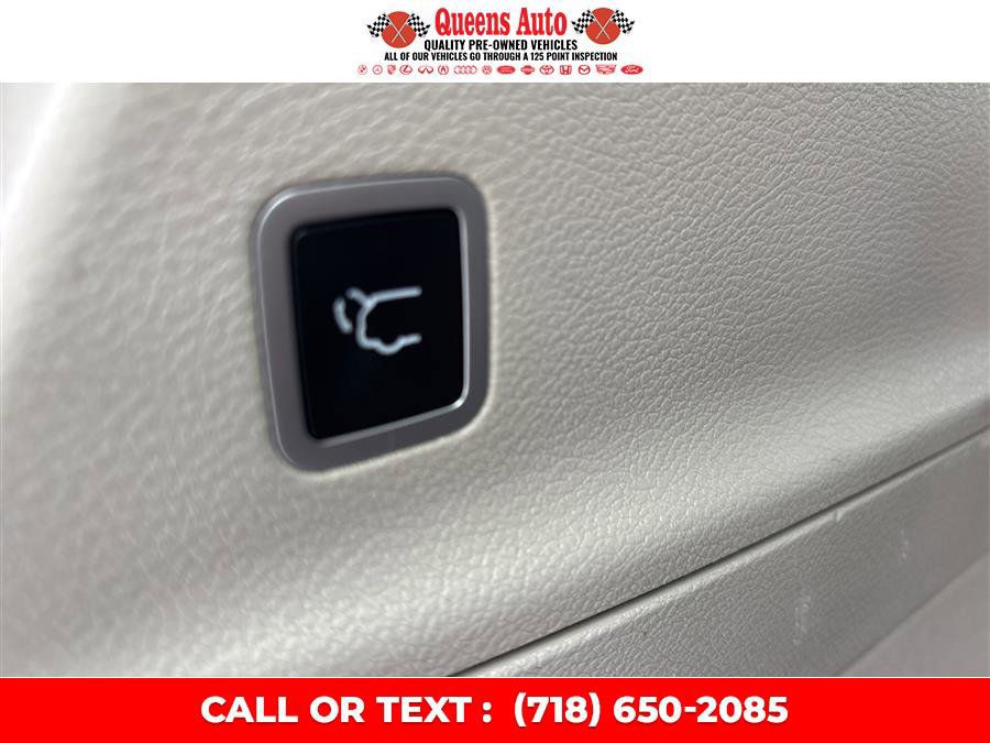 Used 2019 Chrysler Pacifica Touring-L image 34