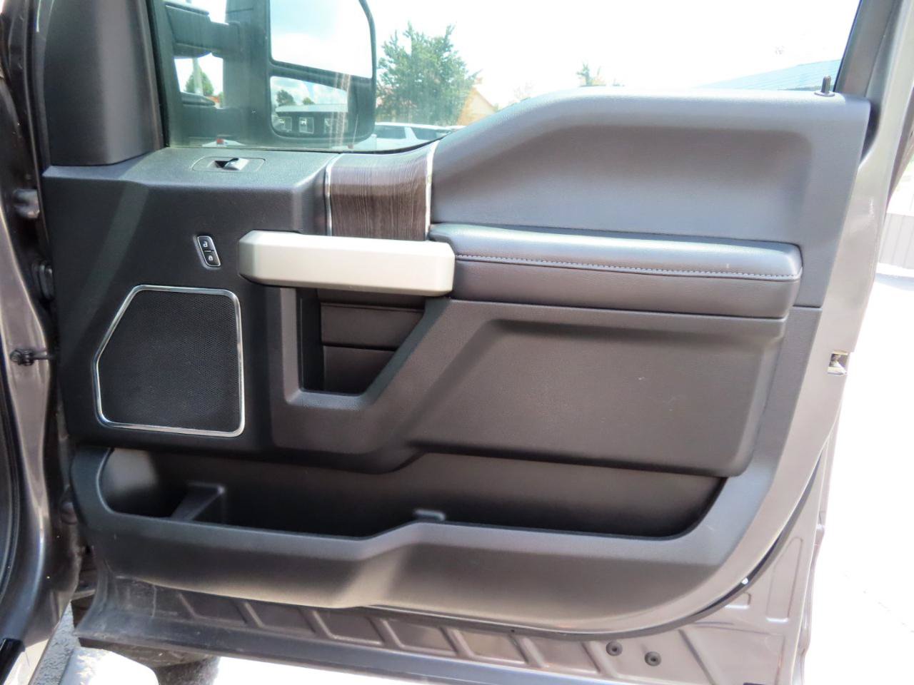 Used 2021 Ford F250 Lariat AWD/4WD image 39