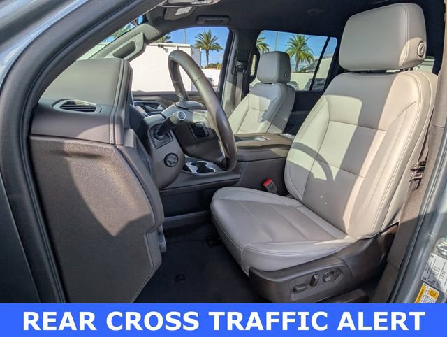 Used 2022 Chevrolet Suburban LT w/ Luxury Package image 4