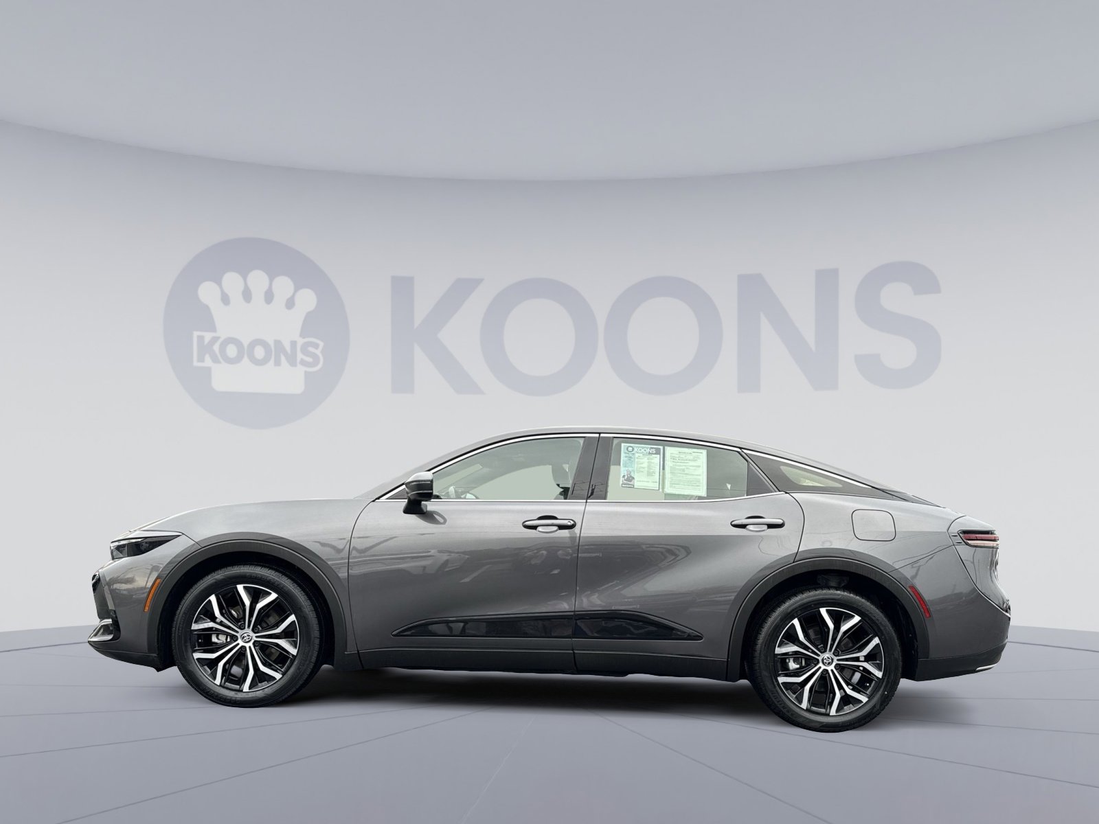 Used 2024 Toyota Crown Limited image 2