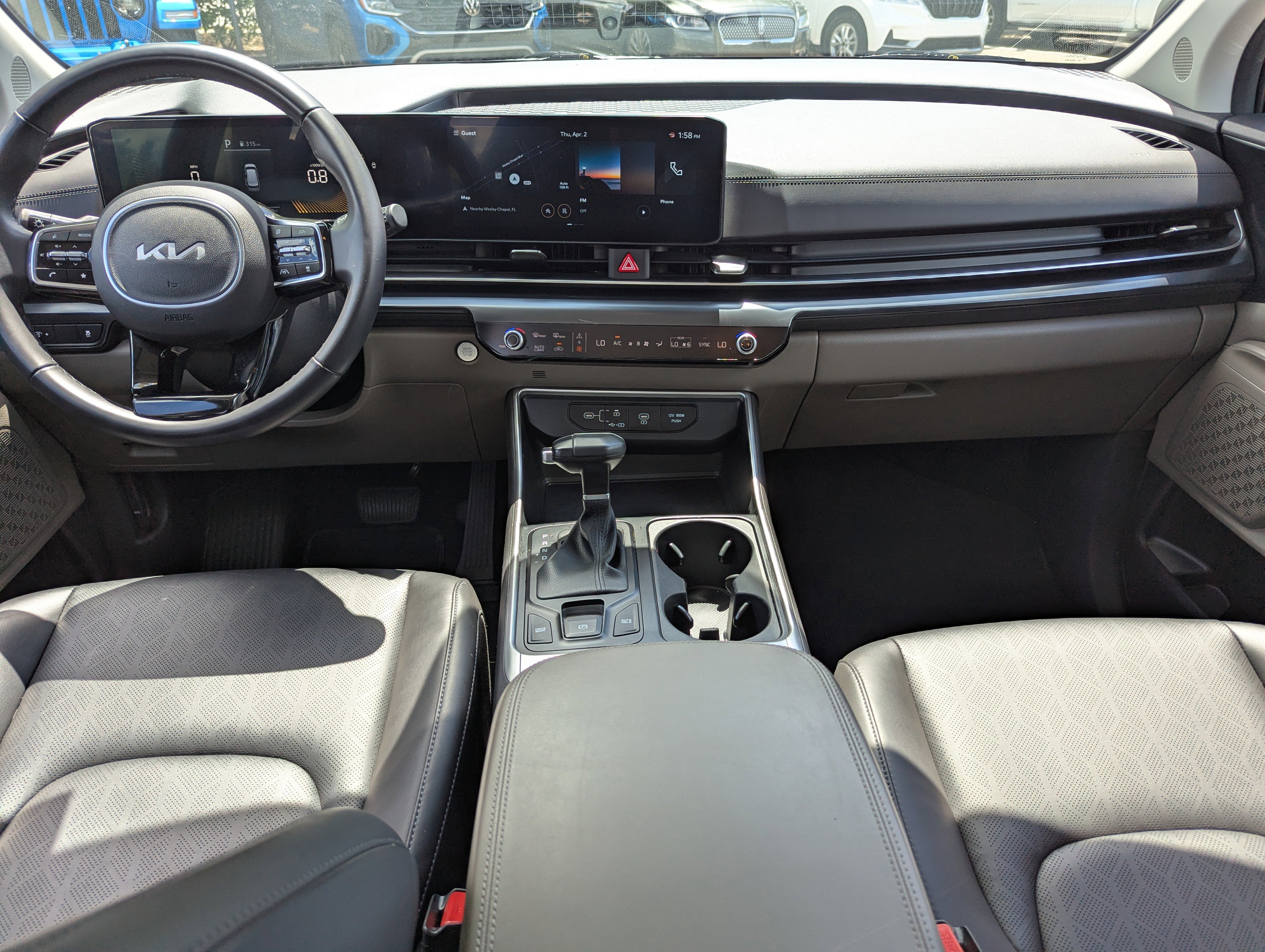 Certified 2025 Kia Carnival image 12