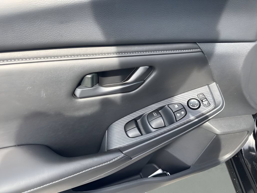 Used 2025 Nissan Sentra S FWD image 23