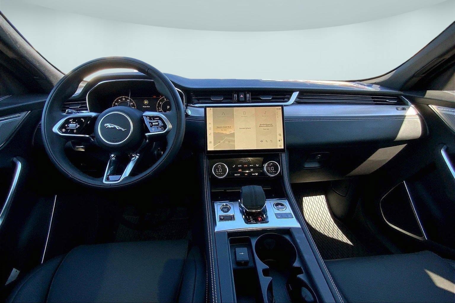 New 2025 Jaguar F-PACE R-Dynamic S AWD/4WD image 6
